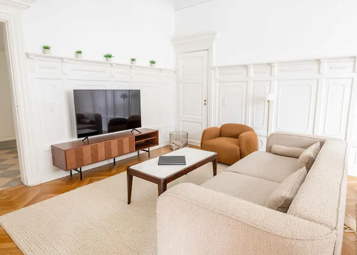 Large Apartment In Central Copenhagen By Tivoli Gardens